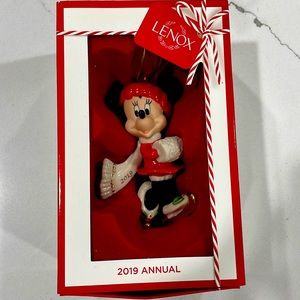 NWT Lenox 2019 skate away Minnie Christmas ornament